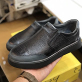 کفش چرم مردانه مدل دلوین رنگ مشکی با رویه چرم طبیعی گاوی و زیره طبی