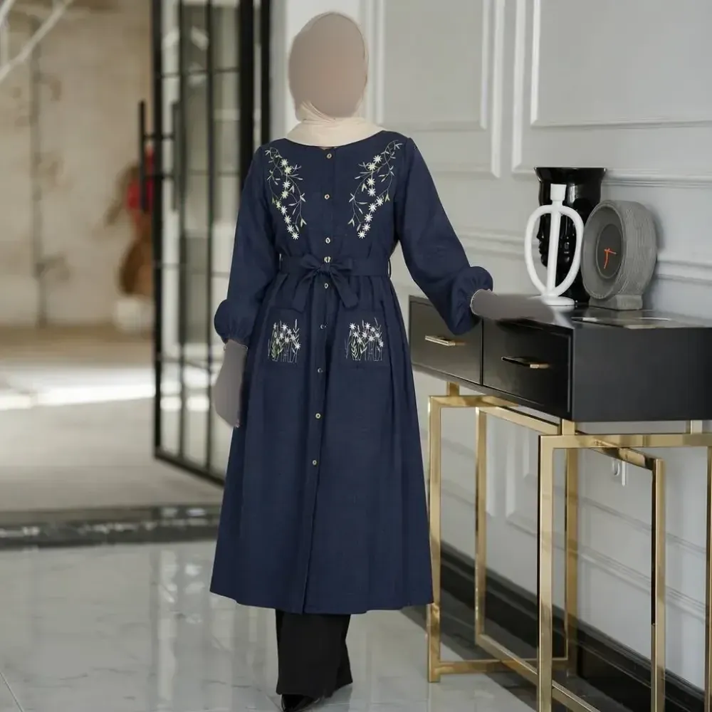 مانتو گلدوزی نهال جنس شانتون فری سایز کمربنددار رنگ بندی متنوع