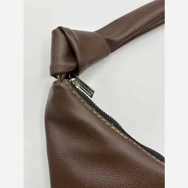 کیف بند گره ای چرم سبک و جادار رنگ مشکی و موکا