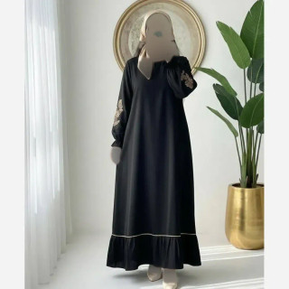 عبا مجلسی زنانه مشکی طرح چیندار با گلدوزی روی آستین و یقه اسکی قد 130 سایز فری