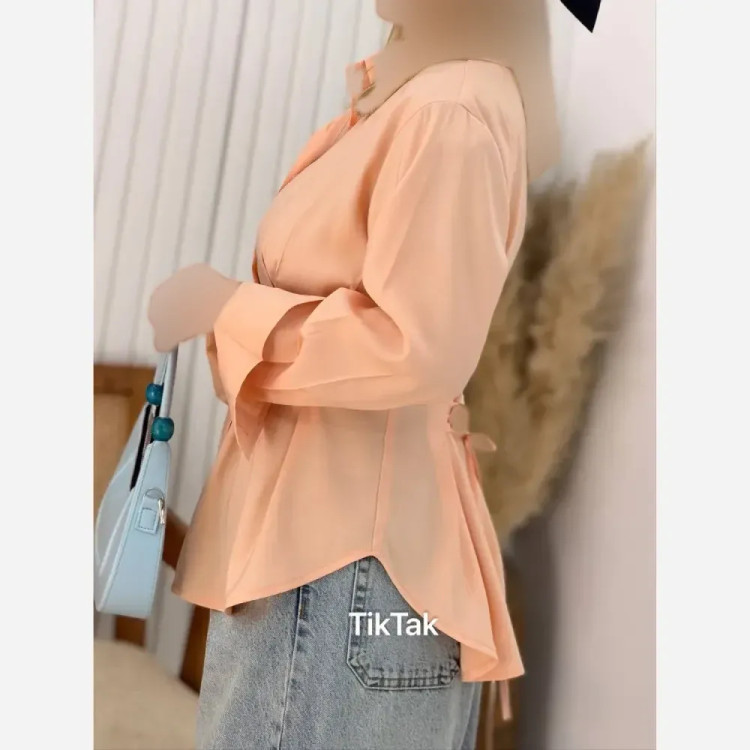 شومیز آلبورا لنین بندتنظیم سایز فری38_44/46 قد70 سانت دور سینه106 سانت آستین55 سانت