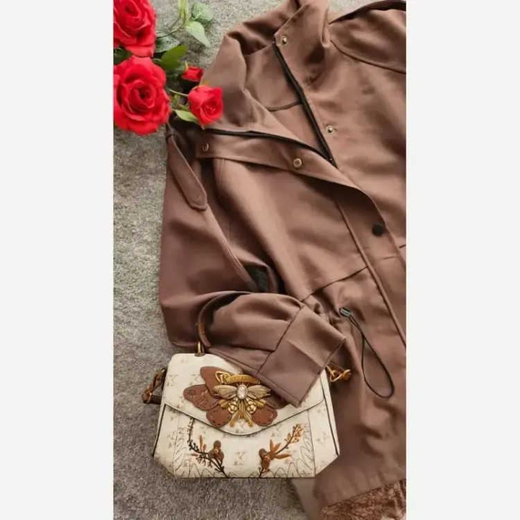 بارونی زنانه مدل پرستو جنس کتان تی سی کمر گت دار
