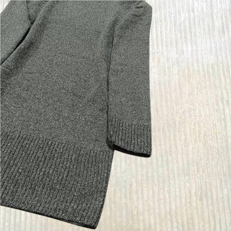 699